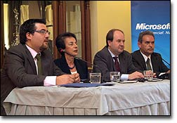 Microsoft y Chilenter firman acuerdo que beneficiará a escuelas de Chile