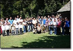 Gallyas participa en proyecto de integración comunal donando equipos a escuela rural