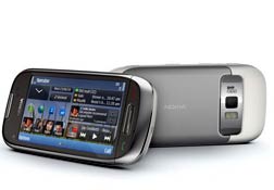 Diseño y acceso a redes sociales son las claves del nuevo Nokia C7