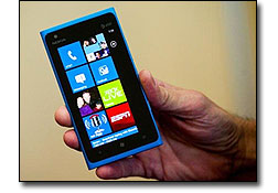 Nokia anuncia llegada de Lumia 900