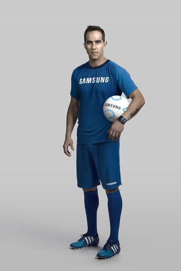 Claudio Bravo es el nuevo embajador de Samsung Chile