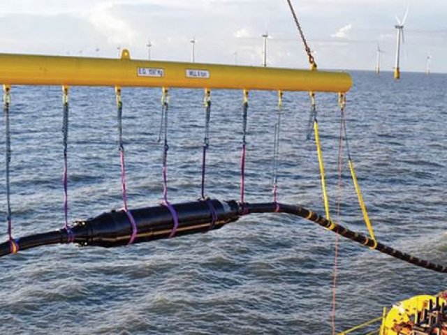 Ultiman conexión final de cable submarino de fibra óptica en Puerto Rico