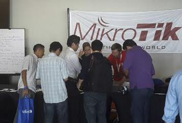 Ingeniero de Sistek asiste a reunión de usuarios de MikroTik en Ecuador