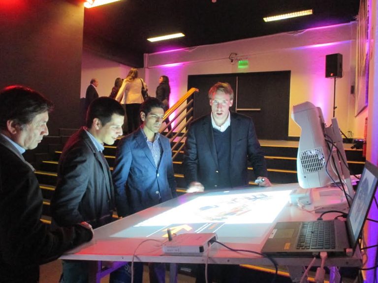 Tecnología Epson sorprende en cena anual de Arquitectos