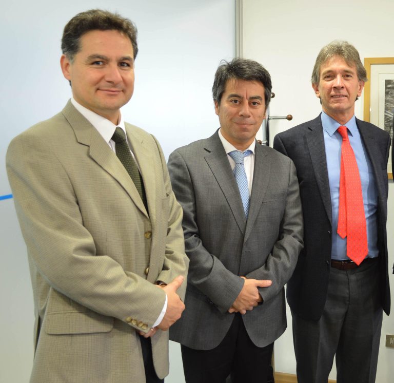 Dictuc firma acuerdo con PinkElephant para nuevo benchmark de gestión de servicios TI