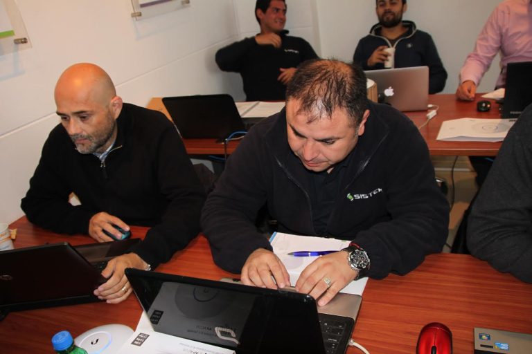 Técnicos y profesionales asisten esta semana a programa de certificaciones en Ubiquiti