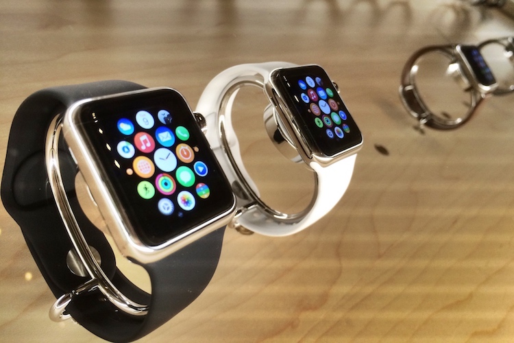 Apple lanzaría nueva generación de relojes inteligentes a fin de año