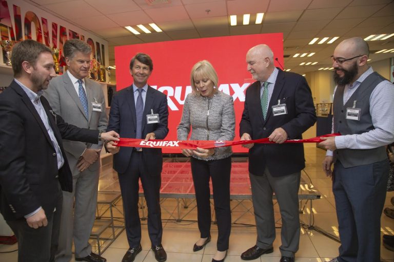 Centro de desarrollo de Equifax tendrá 300 ingenieros y exportará innovación chilena