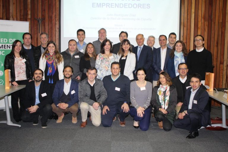 USM certifica a red de mentores UC en inédita alianza