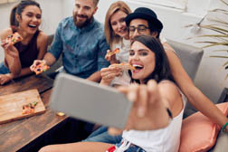 Virgin Mobile lidera satisfacción en Internet y telefonía móvil en informe de Subtel