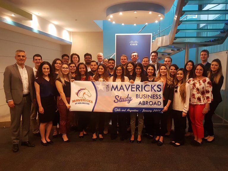 Alumnos de Estados Unidos visitan las oficinas de Cisco Chile