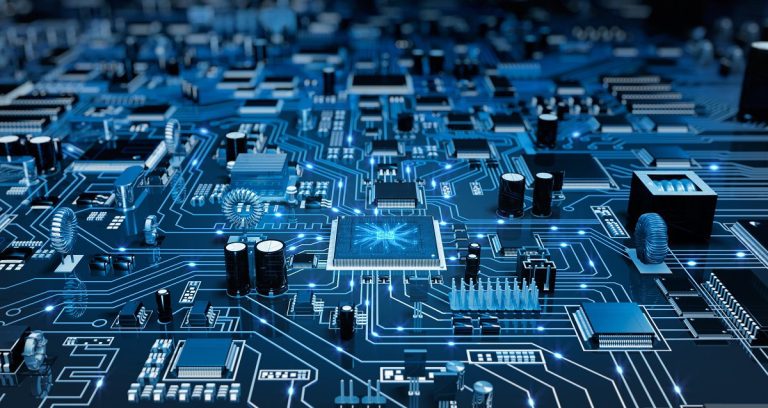 Intel estima que escasez de chips disminuirá a partir de junio