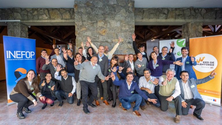 Chile exporta por primera vez programa para formar mentores en Uruguay