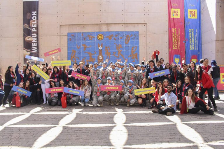 Jóvenes secundarios debaten sobre liderazgo y emprendimiento
