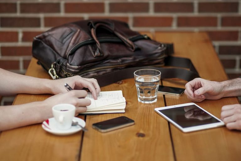Covid-19: encuesta determina que el 89% se informa por redes sociales