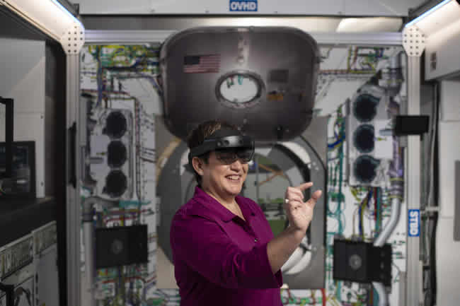Cómo HoloLens 2 ayuda a construir la nave espacial Orión de la NASA