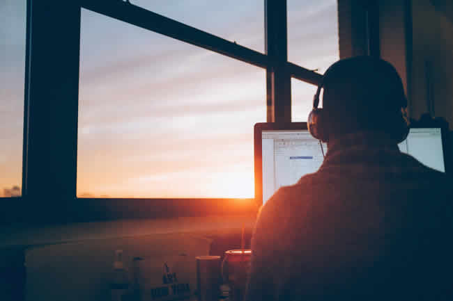Claves para teletrabajar desde Chile y prestar servicios TI a una empresa extranjera