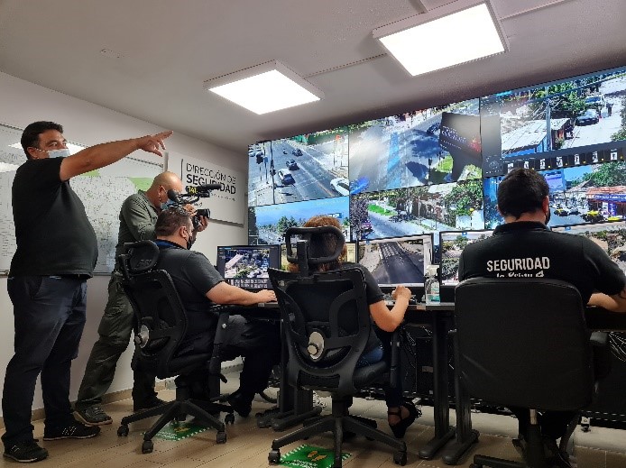 Municipalidad de La Reina recibe donación de solución de videovigilancia de última generación