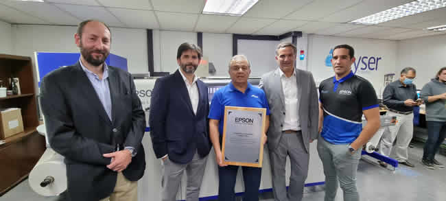 Epson reconoce a la primera imprenta latinoamericana en adquirir multiunidades SurePress