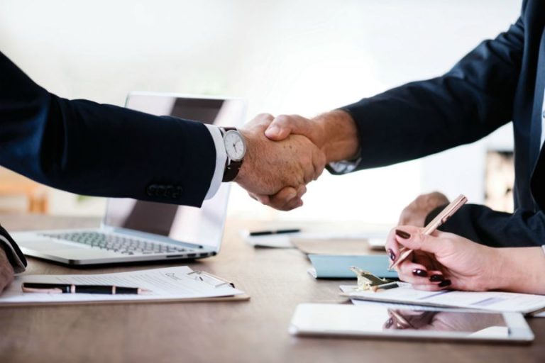 Pallavicini entrega certificación profesional internacional en gestión del riesgo operacional junto a AlGE-RISK