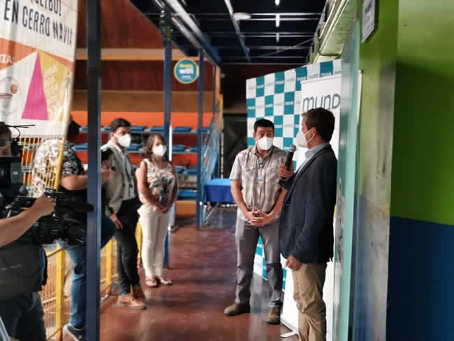 La empresa Mundo habilita fibra óptica en gimnasio de Cerro Navia