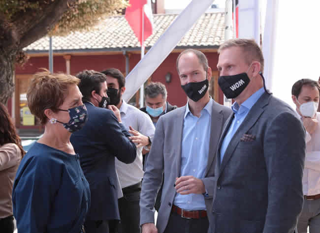 MTT y WOM anuncian el proyecto Fibra Óptica Nacional