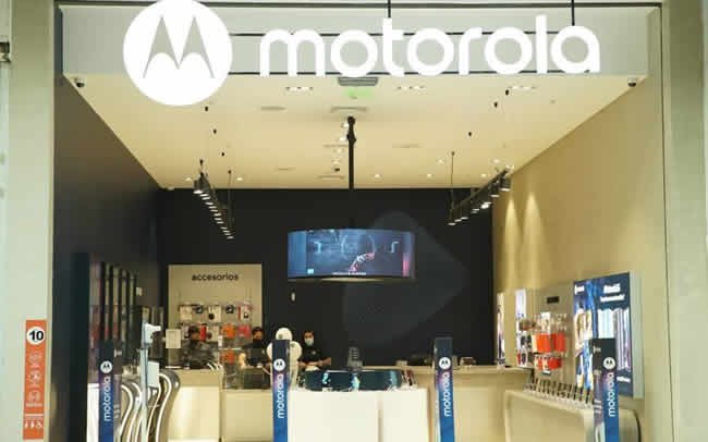 Motorola estrena su primera tienda oficial en Chile
