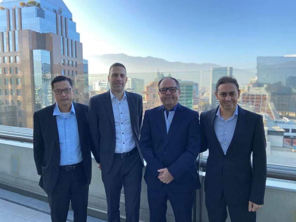 Roberto Kihara, Ariel Levensohn, Luiz Henrique Zimmermann, y Fernando Zanetti; todos ejecutivos de Furukawa Solutions.
