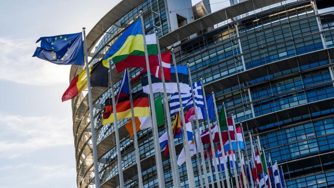 Comisión Europea excluye a Huawei y ZTE de sus programas de financiación