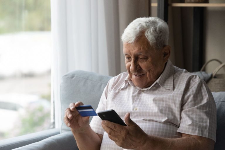 Compras online de adultos mayores crecen más de 241% en cuatro años