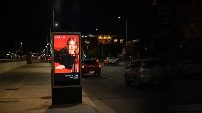 Publicidad digital en la vía pública