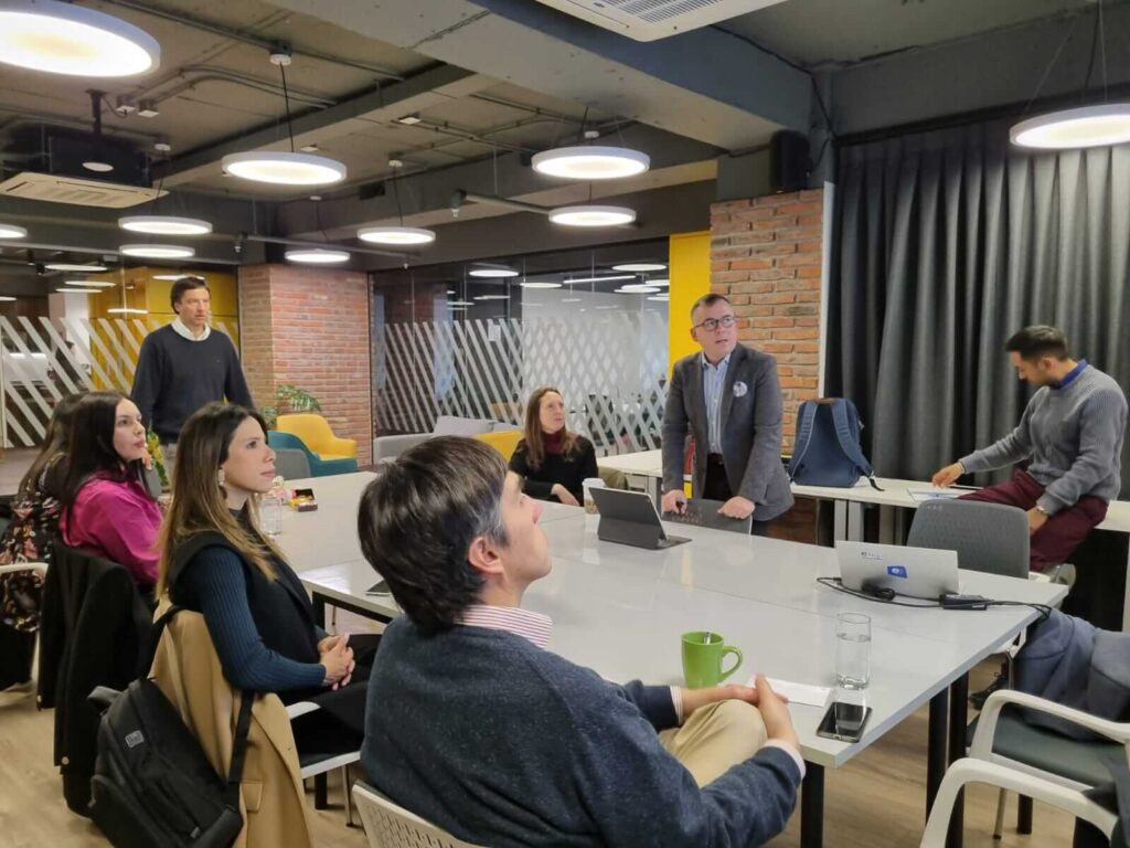Sesionan mesas de trabajo de los ODD de Fundación País Digital