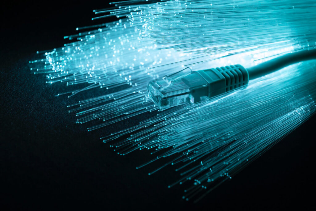 Fibra óptica en Chile: país lidera en número de conexiones
